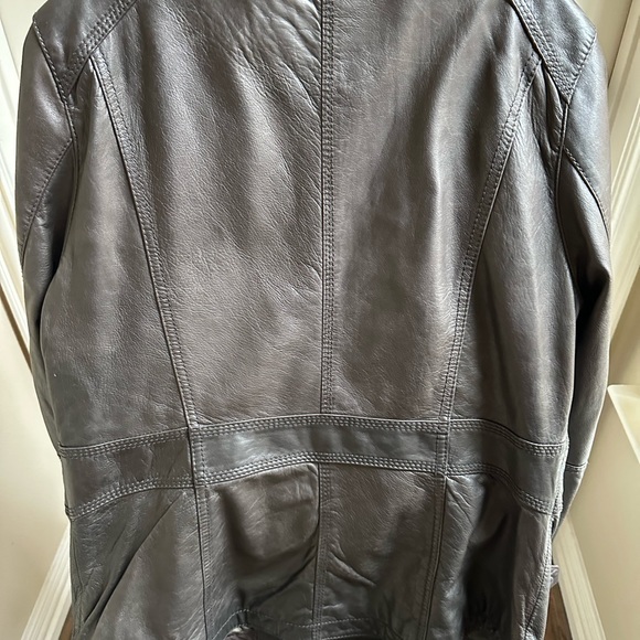 Eddie Bauer Women Large Leather Jacket - Picture 5 of 9
